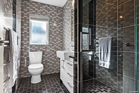 Photo of property in 17 Wye Oak Drive, Schnapper Rock, Auckland, 0632