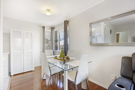 Photo of property in 3/14 Orchid Place, Te Atatu South, Auckland, 0610