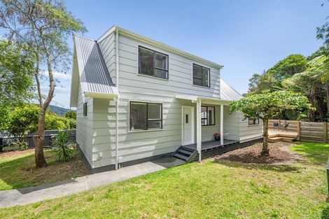 Photo of property in 13 King Charles Drive, Kingsley Heights, Upper Hutt, 5018