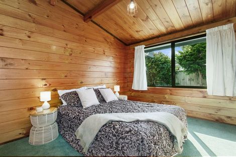 Photo of property in 8 Roband Crescent, Brown Owl, Upper Hutt, 5018