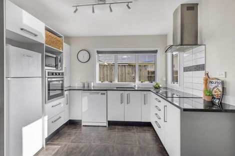 Photo of property in 4 Melville Street, Tawa, Wellington, 5028