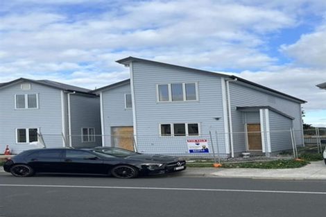 Photo of property in 25 Stitchbird Crescent, Papakura, 2110