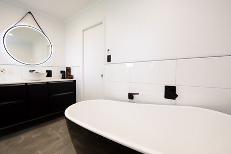 Photo of property in 49 Trinity Crescent, Pirimai, Napier, 4112