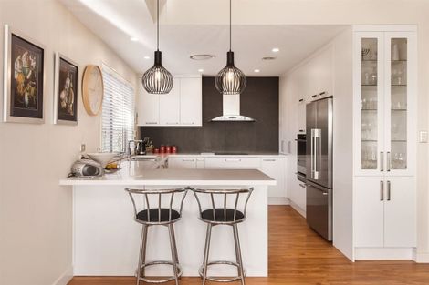 Photo of property in 2 Somerton Rise, Westmorland, Christchurch, 8025