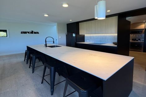 Photo of property in 31 Oakpark Place, West Harbour, Auckland, 0618