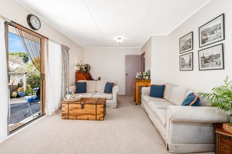 Photo of property in 90 Omapere Street, Whitby, Porirua, 5024