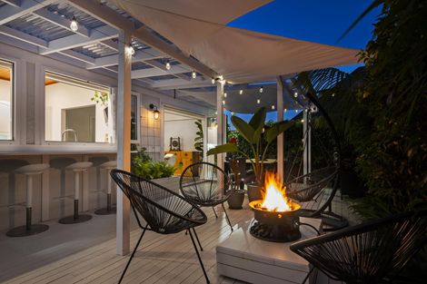 Photo of property in 17 Phoenix Avenue, Hokowhitu, Palmerston North, 4410