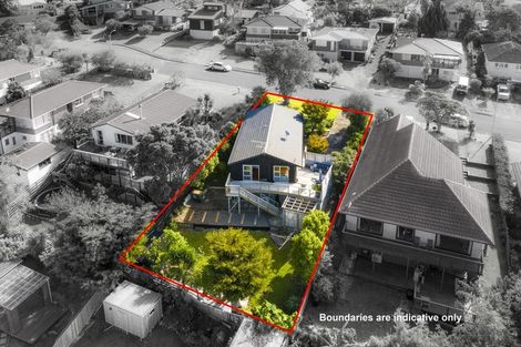 Photo of property in 15 Welland Place, Hillcrest, Auckland, 0627