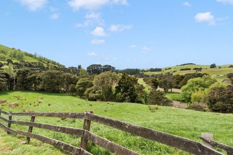 Photo of property in 307 Ruakokoputuna Road, Ruakokoputuna, Martinborough, 5781