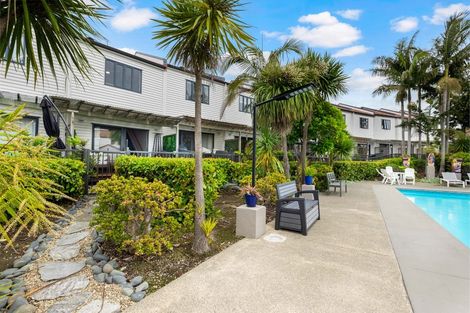 Photo of property in 3/21 Armoy Drive, East Tamaki, Auckland, 2016