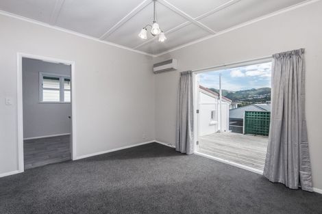 Photo of property in 4a Tarawera Road, Johnsonville, Wellington, 6037