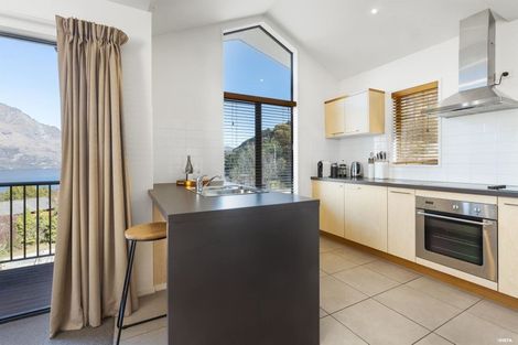Photo of property in Arno Apartment, 9/8 Mckerrow Place, Sunshine Bay, Queenstown, 9300