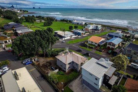 Photo of property in 4 Mclean Street, Strandon, New Plymouth, 4312