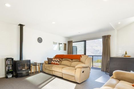 Photo of property in Arno Apartment, 9/8 Mckerrow Place, Sunshine Bay, Queenstown, 9300