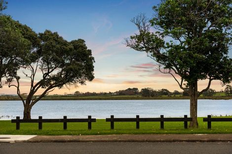 Photo of property in 1/23 Roys Road, Weymouth, Auckland, 2103