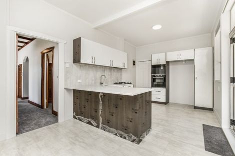 Photo of property in 55 Avenue Road, Otahuhu, Auckland, 1062