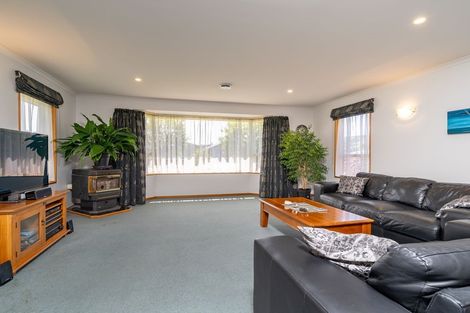 Photo of property in 2 Sunninghurst Drive, Fairfield, Dunedin, 9018