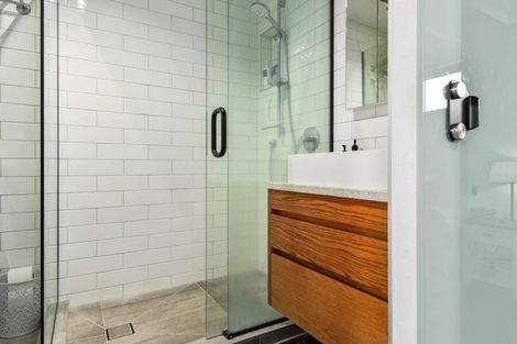 Photo of property in 1/25a Lake Road, Devonport, Auckland, 0624