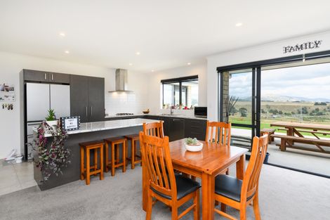 Photo of property in 26 Varsity Heights, Fitzherbert, Palmerston North, 4410