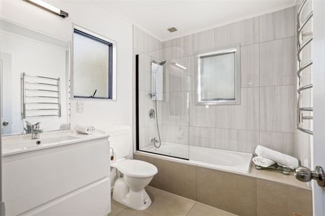 Photo of property in 15 Butia Avenue, Henderson, Auckland, 0612