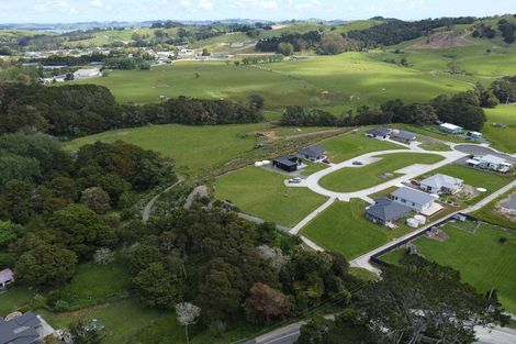 Photo of property in 17 Manaaki Circle, Paparoa, 0571