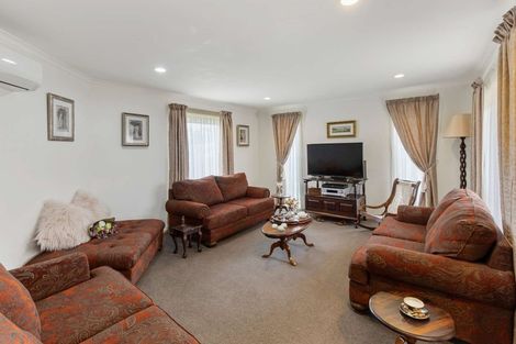 Photo of property in 98 Rosalie Terrace, Kelvin Grove, Palmerston North, 4414