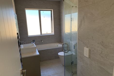 Photo of property in 19 James Elliot Way, Pokeno, 2402