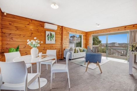 Photo of property in 1/3 Jumento Place, Unsworth Heights, Auckland, 0632