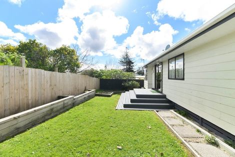 Photo of property in 25 Glen Close, Glen Eden, Auckland, 0602