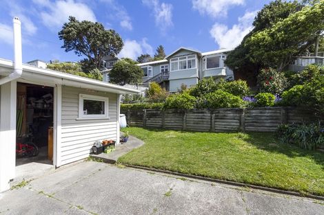 Photo of property in 98 The Parade, Island Bay, Wellington, 6023