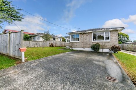 Photo of property in 22 Cron Avenue, Te Atatu South, Auckland, 0610