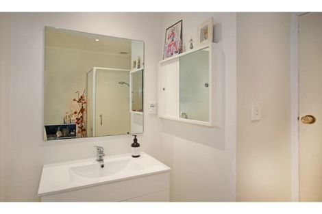 Photo of property in 2/41 Wood Street, Papakura, 2110