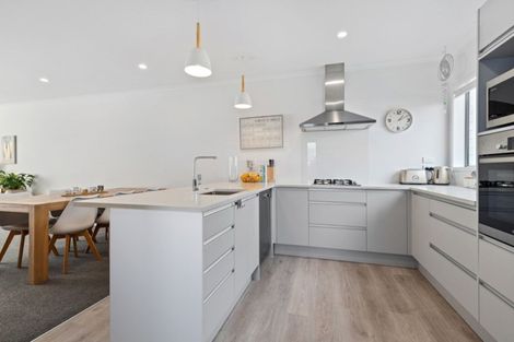 Photo of property in 16 Springside Court, Huntington, Hamilton, 3210