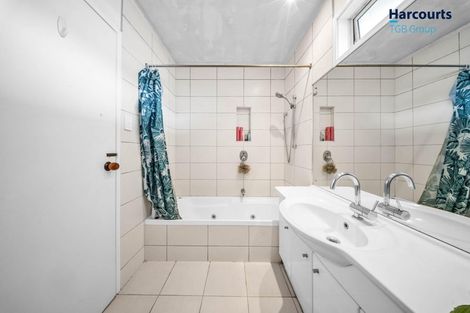 Photo of property in 8 Tawa Place, Waiuku, 2123