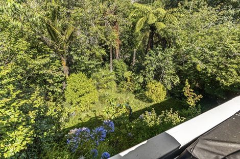 Photo of property in 28 Carrington Street, New Plymouth, 4310