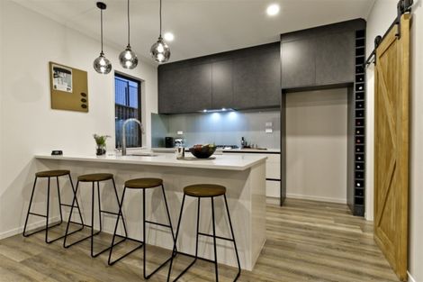 Photo of property in 6 Barrique Road, Kumeu, 0810