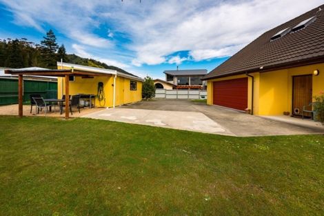 Photo of property in 8 Admiralty Place, Waikawa, Picton, 7220