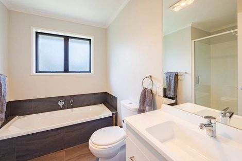 Photo of property in 2 Bibby Street, Waipawa, 4210