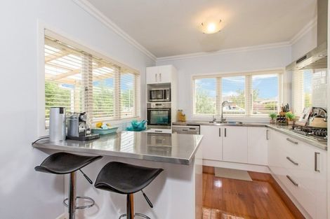 Photo of property in 4164 Great North Road, Glendene, Auckland, 0602