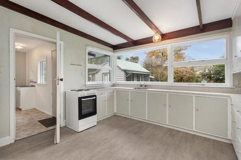 Photo of property in 18 Sandwich Road, Beckenham, Christchurch, 8023