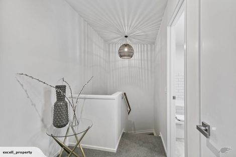 Photo of property in 14a Ropata Avenue, Point England, Auckland, 1072
