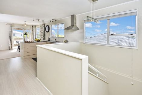 Photo of property in 1/22 Athena Drive, Totara Vale, Auckland, 0629