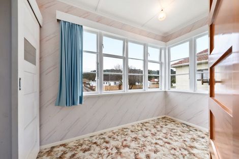 Photo of property in 4 Pringle Street, Taita, Lower Hutt, 5011