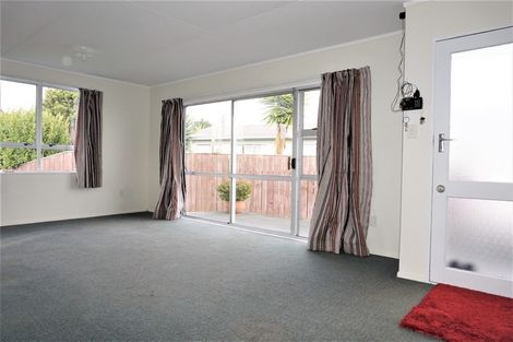 Photo of property in 6 Ryder Crescent, Levin, 5510