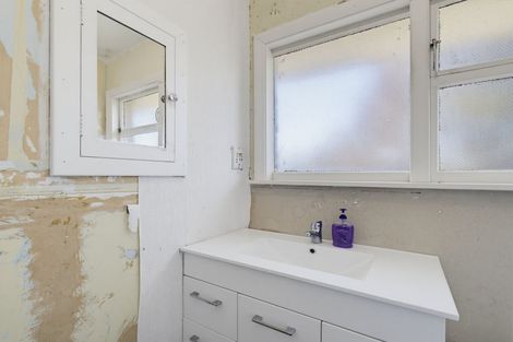 Photo of property in 42 Daniels Road, Redwood, Christchurch, 8051