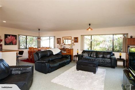 Photo of property in 15 Woburn Place, Takaro, Palmerston North, 4412