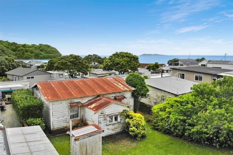 Photo of property in 34 Ocean View Road, Waihi Beach, 3611