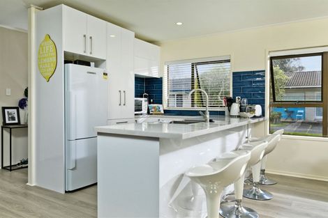 Photo of property in 1/4 Ti Nana Crescent, Henderson, Auckland, 0610