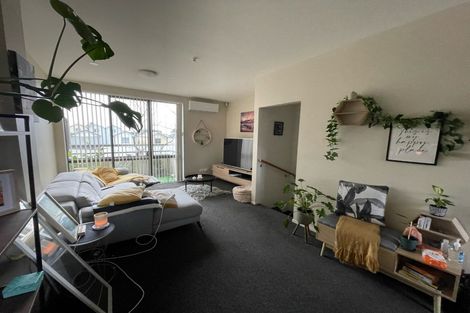 Photo of property in 4 Opito Way, East Tamaki, Auckland, 2013