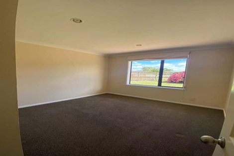 Photo of property in 46 Glenross Drive, Wattle Downs, Auckland, 2103